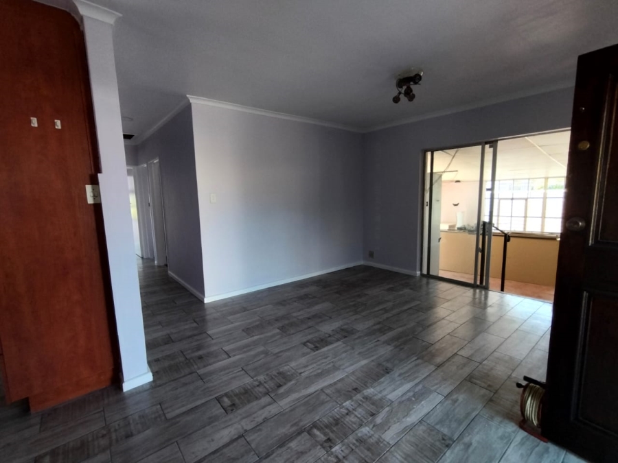 To Let 3 Bedroom Property for Rent in Loucharmante Western Cape